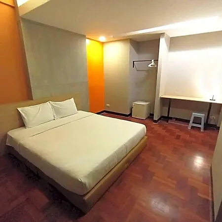 Go Inn Silom Bts Surasak