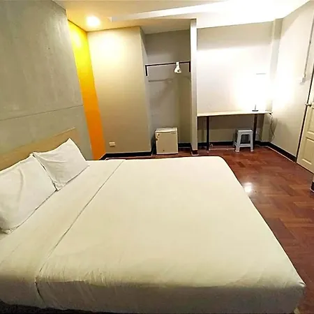 Go Inn Silom Bts Surasak