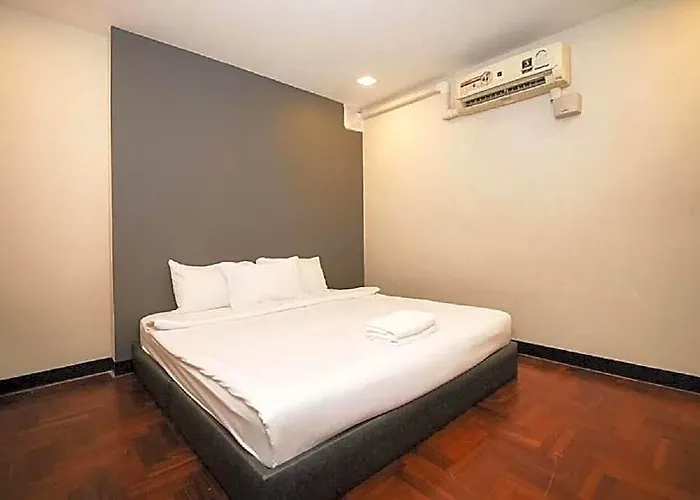 Go Silom Bts Surasak Hotel Bangkok