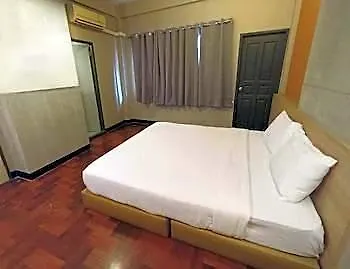 Go Silom Bts Surasak Hotel 3*